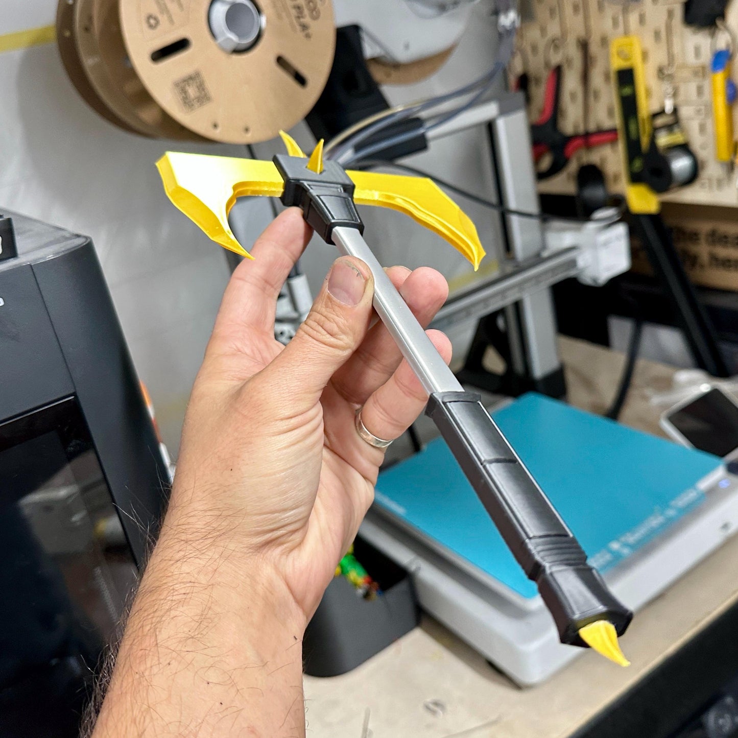 Shao Kahn axe from MK1 - Gregarian War Blade (Mini copy)