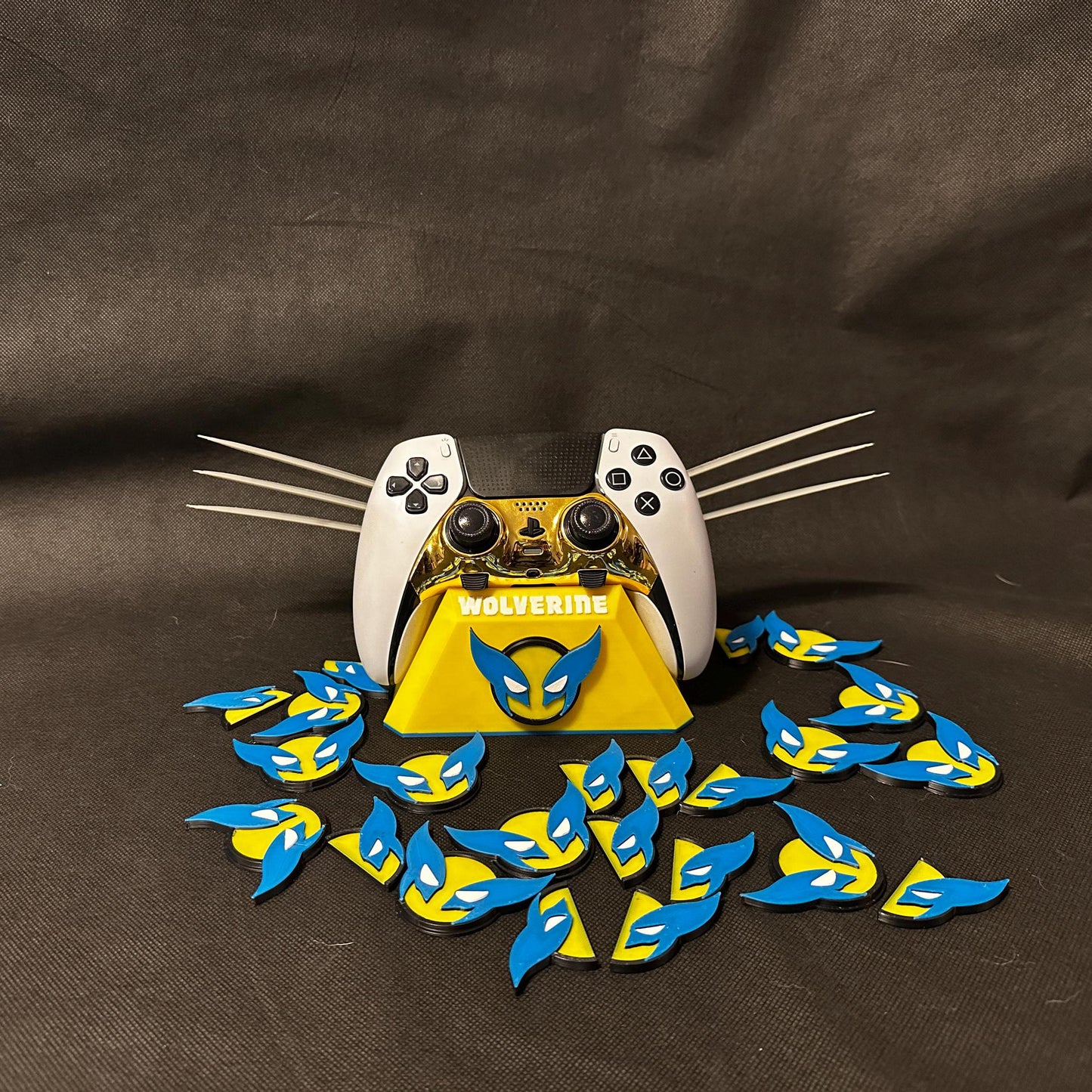 Dualsense stand - Deadpool and Wolverine