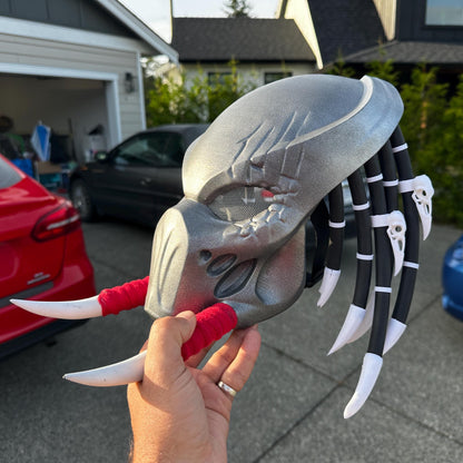 Predator mask - Tracker